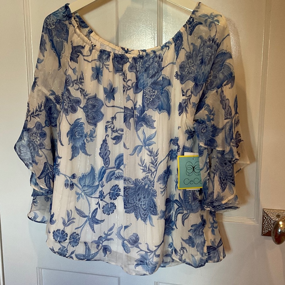 CeCe blue nd white floral blouse, L new